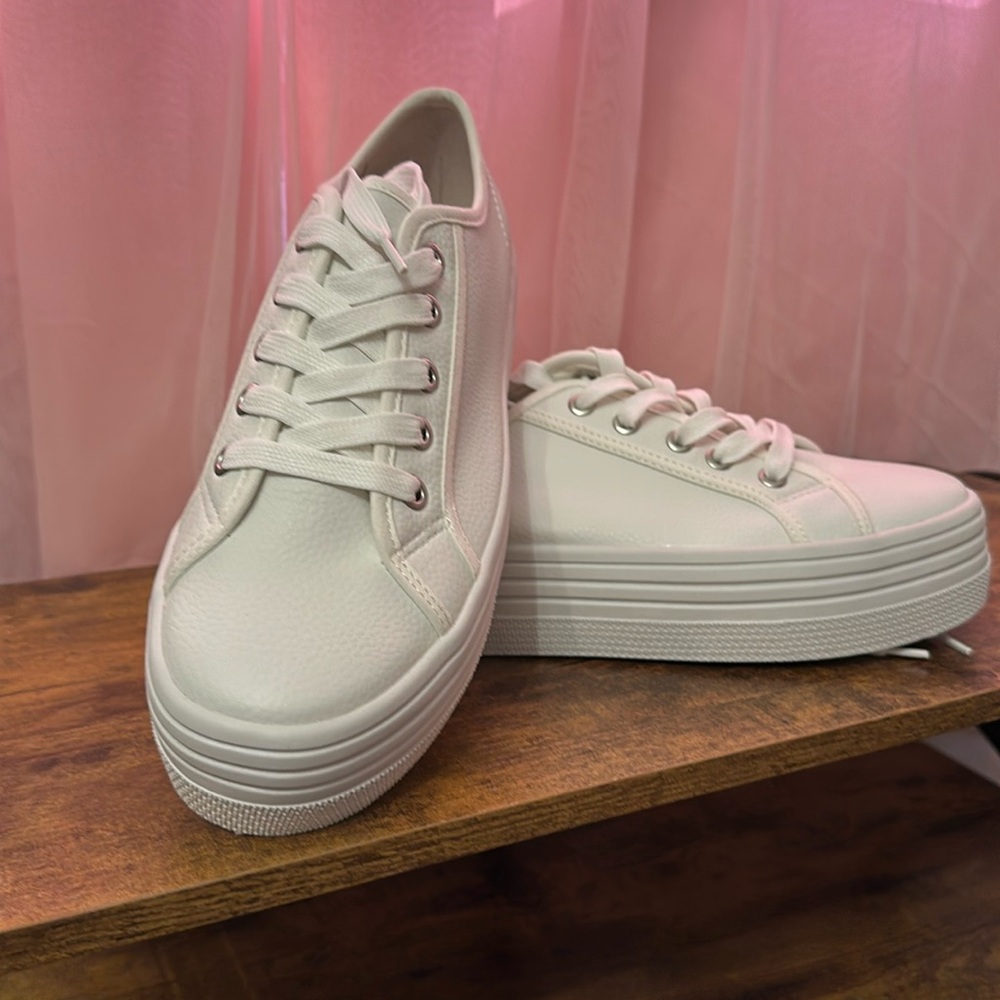 Steve Madden Bobbi canvas Platform Sneaker size 9.5